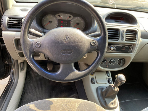 Imagem 8 de 10 de Renault Clio Pri Sedam 1.6 Flex