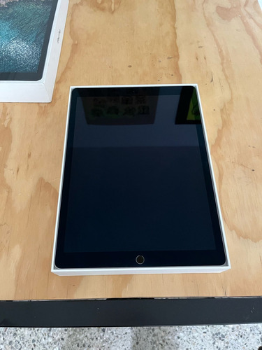 Apple iPad Pro 12.9'' 2da Generation Modelo Mqda2cl/a 64 Gb (Usado)