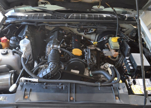 Imagem 5 de 6 de Chevrolet S10 2.4 Mpfi Advantage 4x2 Cs 8v