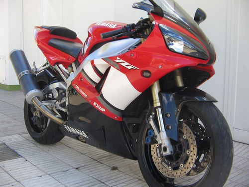 Yamaha R1