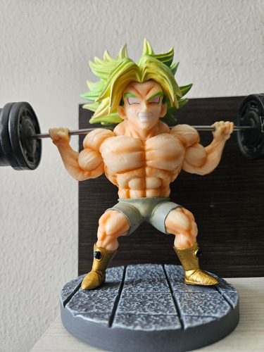 Figura Broli Ssj Entrenando Con Pesas - Dragon Ball Z