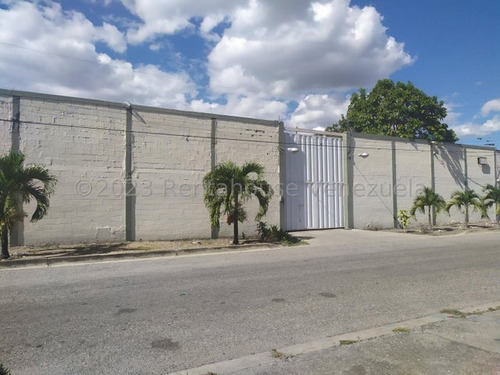 Galpón En Venta Zona Industrial 1 Barquisimeto Kenlimar Nieto 23-22033