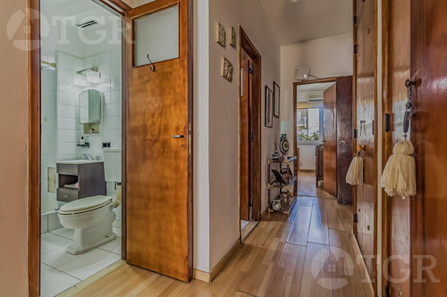 Semipiso En Venta En Recoleta, 3 Dormitorios Con Dependencia Y Balcon Corrido Al Frente