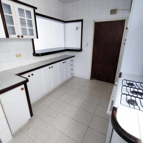 Imagen 5 de 9 de Apartamento En Venta Ur. Las Chimeneas 0412-8887550