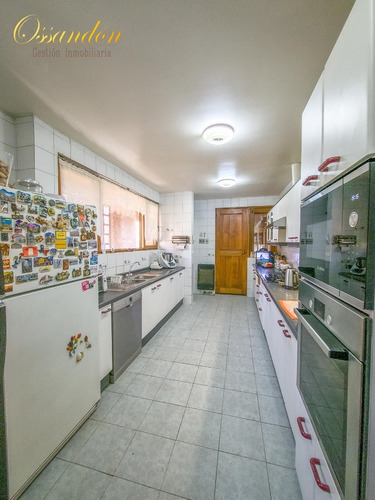 Imagen 15 de 30 de Excelente Casa Ubicada En Zona De Quinchamalí. Las Condes.