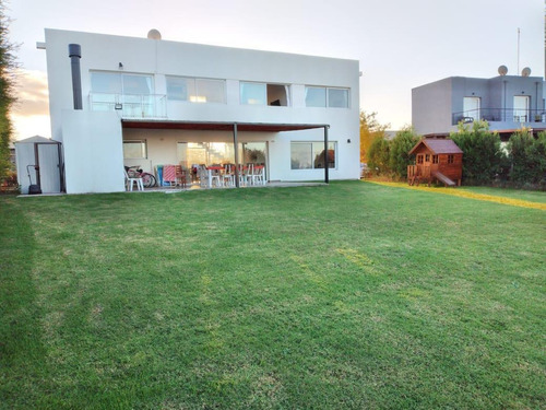 Imagen 18 de 22 de Casa En Venta En El Canton Islas