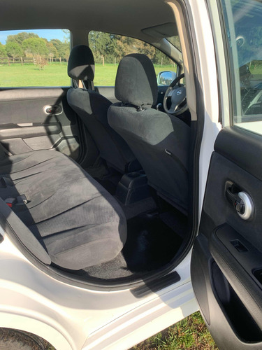 Nissan Tiida 1.8 Visia 5 p