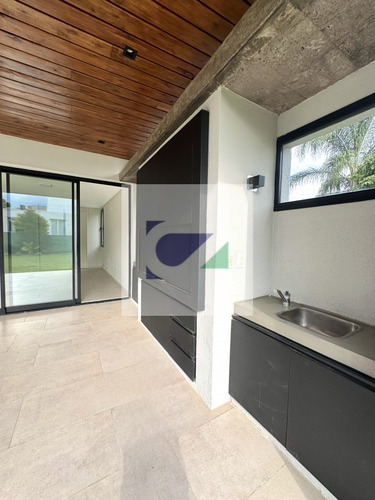 Casa En Venta En El Nogal Country