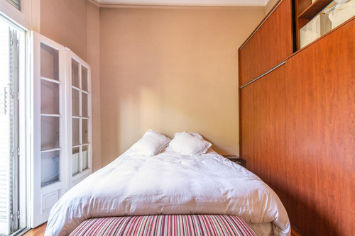 Venta Depto. De 3 Amb. En Monserrat Con Cocheras.
