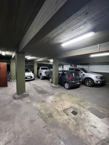 Lujoso Semipiso 4 Ambientes, Ubicado En H. Yrigoyen 9761 Lomas De Zamora