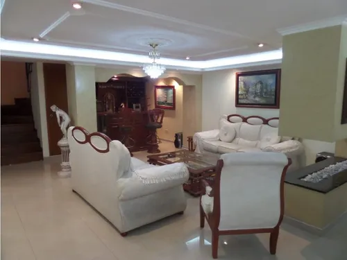 Vendo Lujosa Casa En La Esmeralda