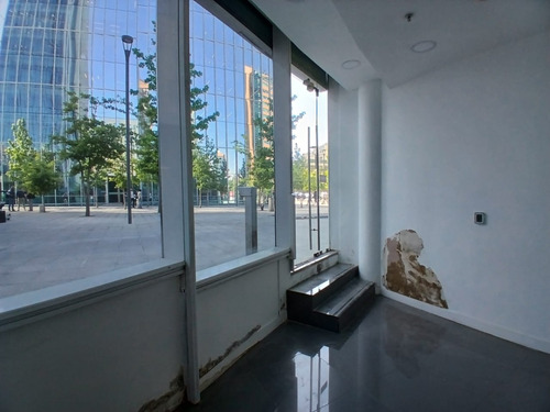 Excelente Local De 148m2 Con Una Exposición Única