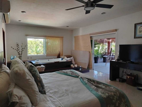 Villa De Lujo En Venta Pegada A La Playa, Kovay Gardens