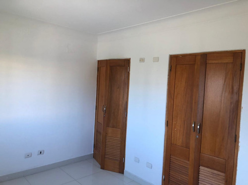 Se Vende Hermoso Y Confortable Apto. En Piantini