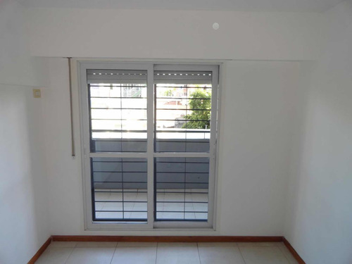 Depto 1 Dorm + Balcón Contrafrente. Urquiza / Castellanos