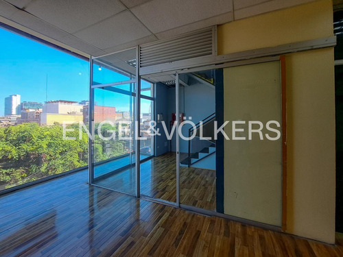 Céntrico Local Comercial Planta Libre 152 M2