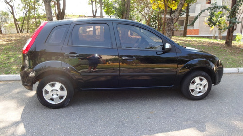 Imagem 4 de 6 de Ford Fiesta 1.0 Mpi Class Hatch 8v Flex 4p Manual 76.296 Km