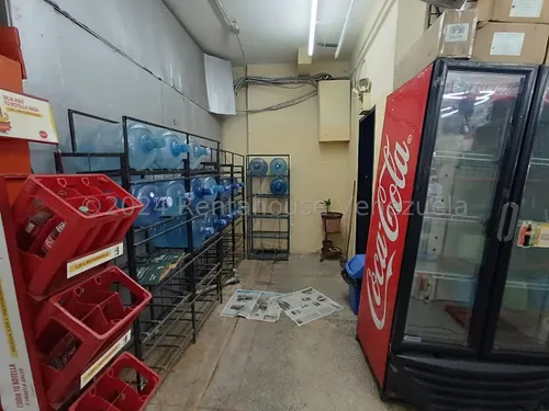 Fondo Comercio Negocio En Venta En Zona De Alto Trafico Av Ayacucho Con Cavas Cuartos Exhibidores Inventario Estef 25-4870