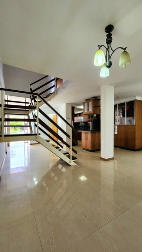 Se Vende Townhouse En Chalets De La Laguna, Tipuro