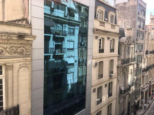 Imagen 4 de 27 de Edificio Francés. Lleno De Luz Y Sol Al Frente.