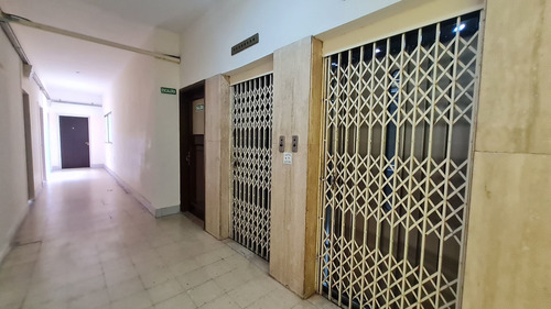 Venta De Oficina Monserrat Reciclada Toda Exterior