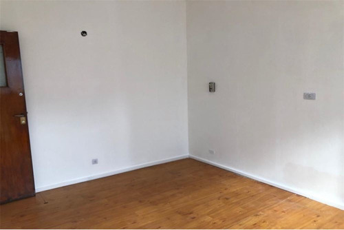 Imagen 2 de 7 de Venta Oficina Comercial En Moron - Oportunidad