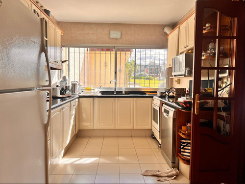 Casa En Venta Padrón Único, Piscina, Estufa, Punta Gorda.