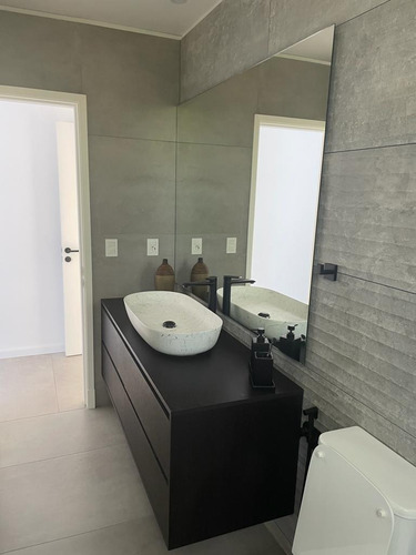 Casa En Venta, 3 Dormitorios, Barrio Privado, Piscina.