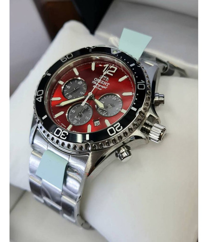 Relógio Orient Sports Solar Mako Ra-tx0207r10b Correia Prateado Bisel Preto Fundo Vermelho