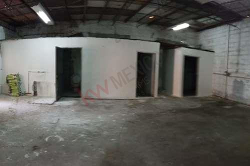 Imagen 10 de 15 de Bodega En Venta Zona Jardines De San Jose
