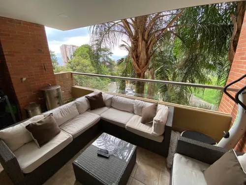 Apartamento En Venta En El Poblado, La Calera. Cod V12467