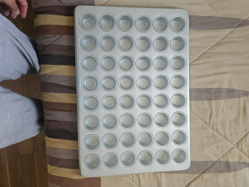 Set De 2 Charolas Panaderas Para Mantecada Con 48 Espacios
