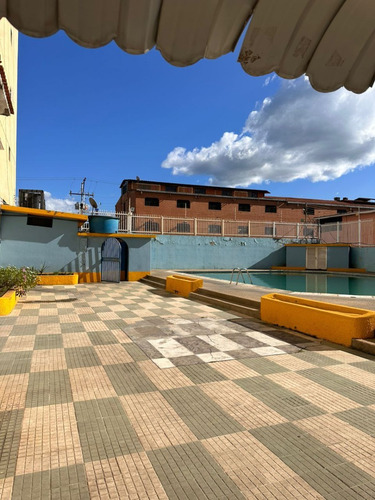Hermoso Apartamento Remodelado Y Amoblado En Charallave, En Pleno Centro. (a.v)