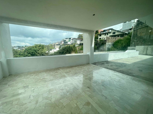 Espectacular Quinta En Venta. Urbanización Parque El Retiro. San Antonio De Los Altos. Eh