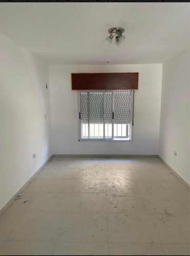Departamento En Gregorio De Laferrere.centro A 200m Estación