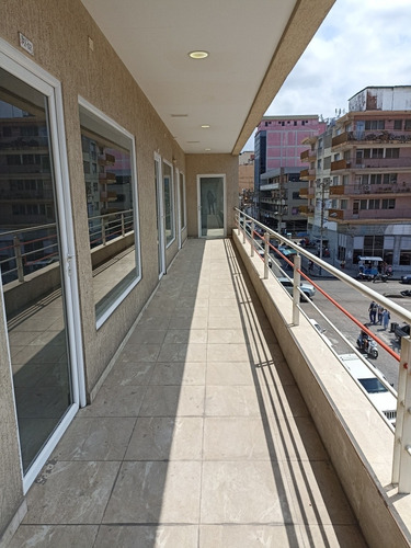 Imagen 3 de 7 de Se Vende Local Comercial En El C.c Vitali Center En Plc