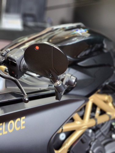 Imagen 22 de 25 de Moto Mv Agusta Superveloce 800 Negra