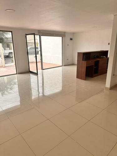 Se Arrienda Hermoso Local Comercial Ideal Para Centro Medico