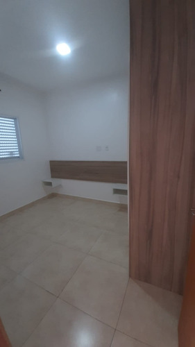 Imagem 13 de 16 de Casa Em Condominio Com Piscina