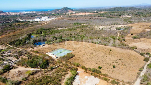 Terreno En Venta En Mazatlan, Sinaloa, Mexico. 37,566 M2 Frente A Nuevo Hospita