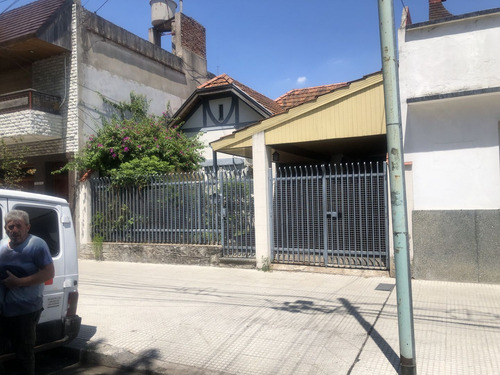 Casa En Venta En Parque Avellaneda