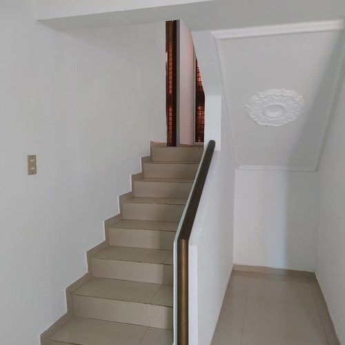 Imagen 4 de 14 de Town House En Caraballeda. 0414-2250913