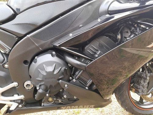 Yamaha R1