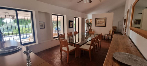 Casa En Venta En Fracc. Colinas De Santa Fe, En Xochitepec, Morelos