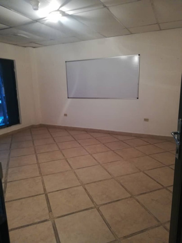 Imagen 2 de 8 de Se Alquila Locales Comerciales En El Centro Empresarial M&b, Plc, Sector Pueblo Nuevo