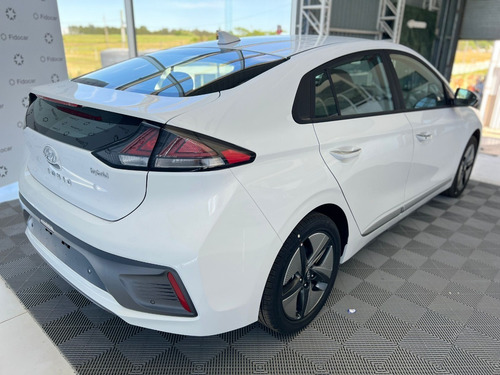 Imagen 5 de 22 de Hyundai Ioniq Unique 1.6 Gdi Hibrido At 5p
