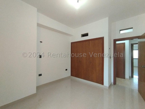 Exclusivo Apartamento En Conjunto Residencial De Alto Nivel La Trigaleña 24-16836