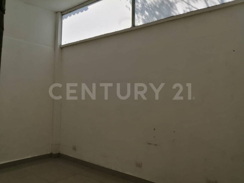 Local Comercial En Renta En Avenida Gonzalitos, Monterrey, Nuevo León