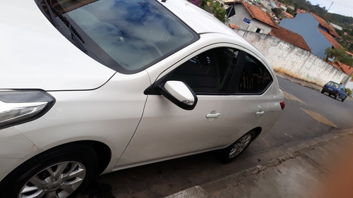 Imagem 3 de 7 de Nissan Versa 2018 1.6 16v Sv 4p
