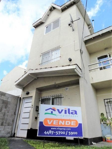 Venta Hermoso Triplex 4 Amb. - Ciudad Evita - Apto Prestamo